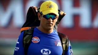 महेंद्र सिंह धोनी के दिल्ली के खिलाफ मैच में खेलने पर संशय
